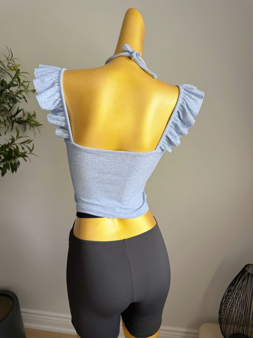 Light Blue Ruffle Halter Ruched Crop Top Size S - Picture 4 of 5